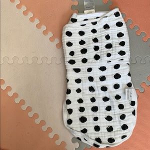 Aden + Anais easy swaddle blanket - size s/m